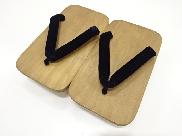 未使用品　鼻緒ビロード男物桐下駄（23.5センチ）